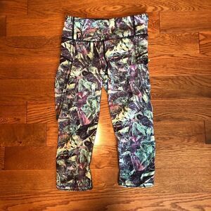 Lululemon crops